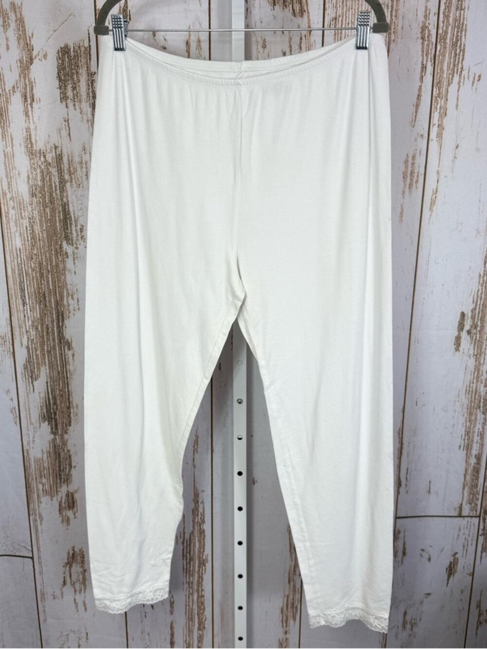 Cuddl Duds Cream Lace-Hem Women's Thermal Leggings. Size 1X. Good used condition